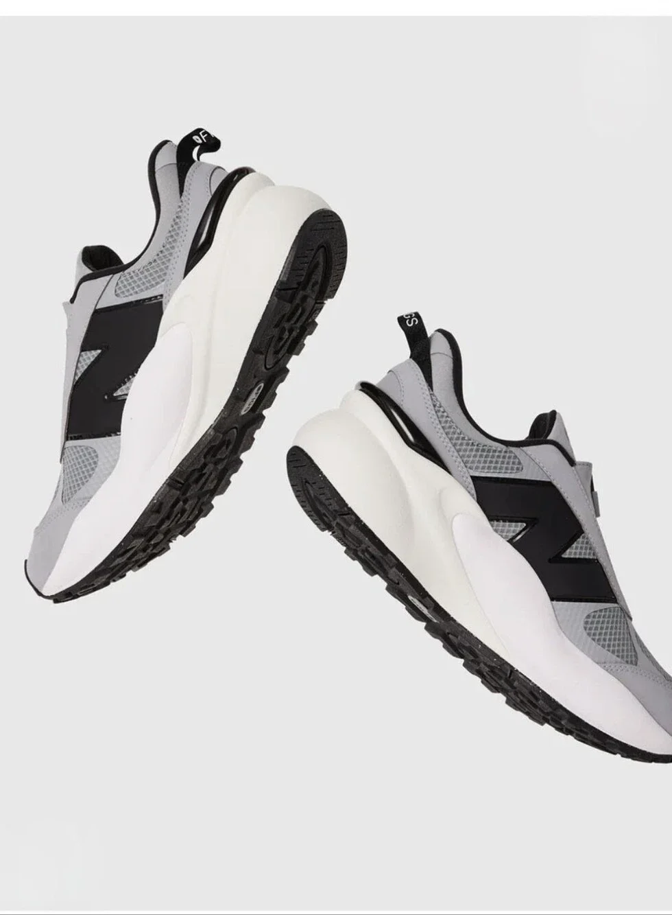 FIGS New Balance 3447 Water Resistant Zip Nursing Shoes Size 10 Grey Black EUC